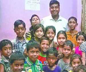this delhi doctor teaches poor children on his own expenses