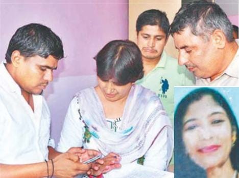 suicide by married lady after message on whatsapp to husband