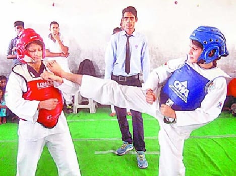 harsh aur puja best fighter