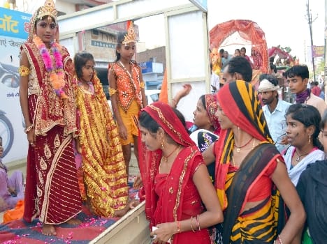 The procession came to town