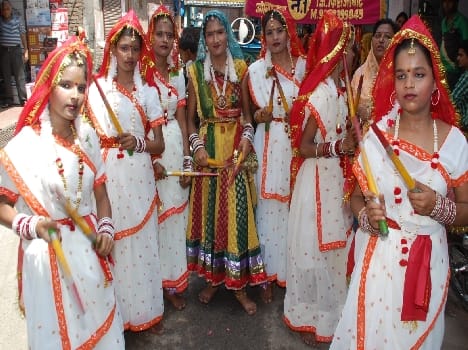Chanting fanfare out of town trip