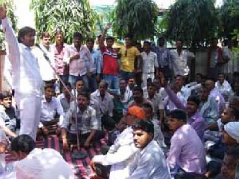 Electrical workers demanding encompass