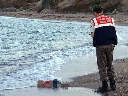 people tribute to aylan kurdi