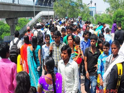 faridabad metro service fails at first, traveller kept waiting