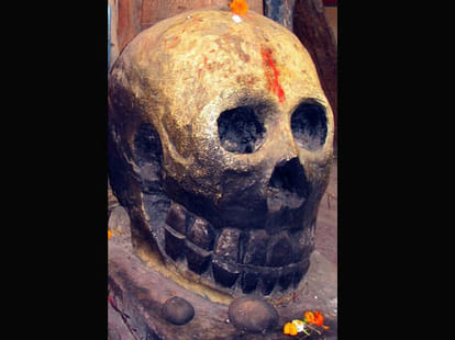 To cure father from ill spirits, tantrik rapes daughter