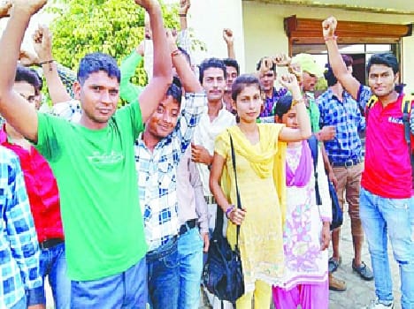 Extortion broke student, Hungama