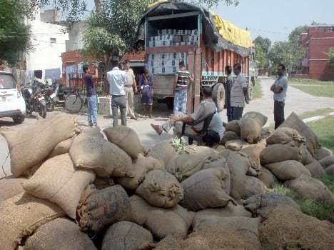 Police seized 674 illegal liquor box English