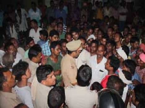 Against the police landed on road traffic jam,