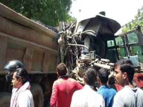 Two killed in bus - dumper collision
