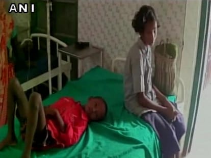 girl walks 8 km carrying her brother on shoulder to treatment in hospital