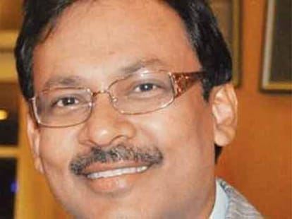 kapil mohan and his son should face investigation