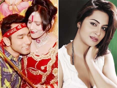 Now model Arshi Khan alleges godwoman radhe maa runs a sex racket