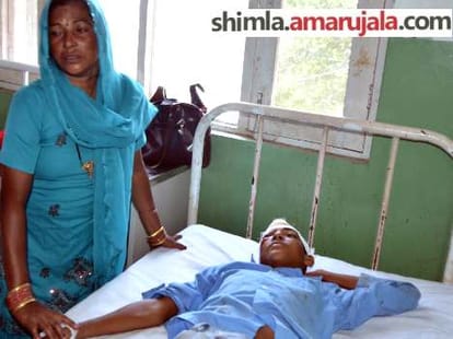 hrtc bus accident at hamirpur, 8 injured.