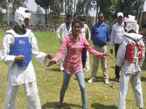 Weightlifting, taekwondo children showed self
