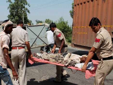 horrible accident in rohtak, uncle and niece killed