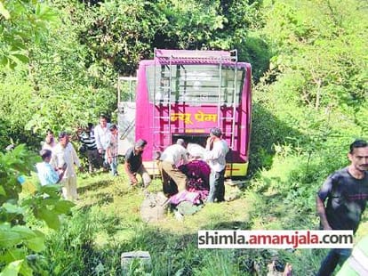 bus accident at mandi, one died, 35 injured.