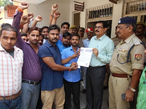 Shiv soldiers demonstrated against encroachment