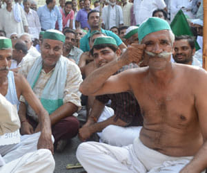 protest of farmers for payment