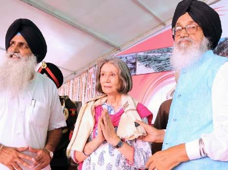 parkash singh badal big announcement for 1965 martyre family