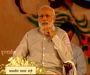 uttarakhand CM wants to meet with PM modi.