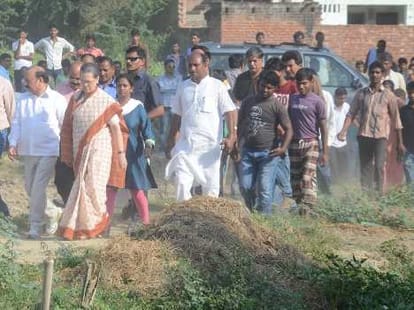 Sonia Gandhi attacks on PM Narendra Modi.