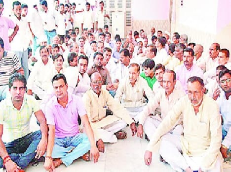 BJP members Striked at sp Office