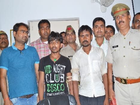 Two arrested in an encounter with the prize of five thousand