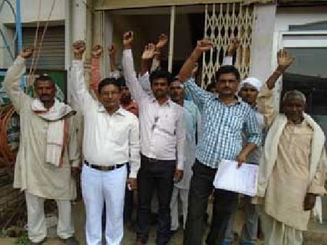 Power cuts anger burst on
