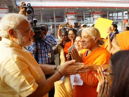 modi met guru dayanand sarswati.