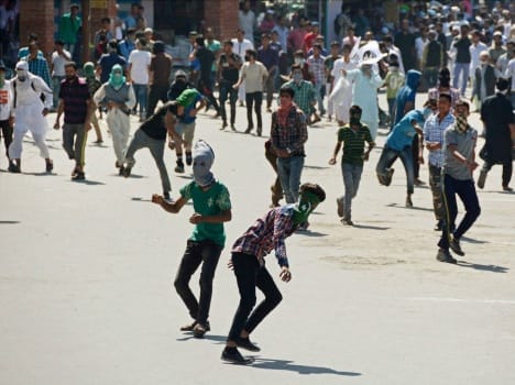 protest start again in anantnaag
