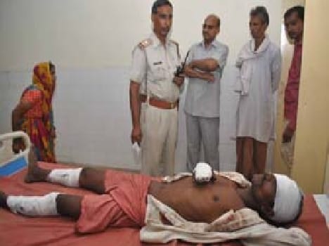 Bomb explodes in Atrsuiya , injured workers , two arrested
