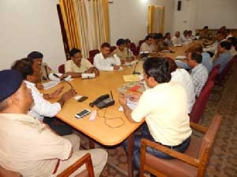 Accountant recruitment examination today , DM saw preparations for the meeting