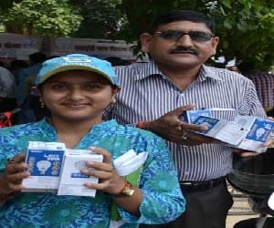 700 bulb sold in first days