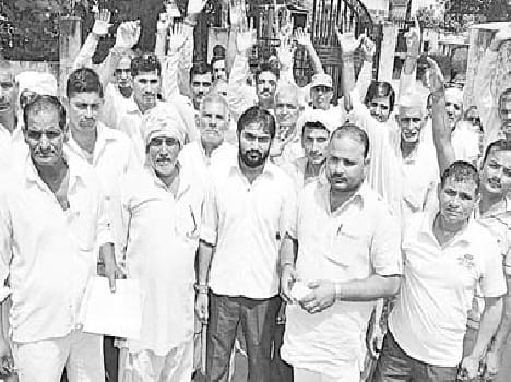 protest against sugar mill