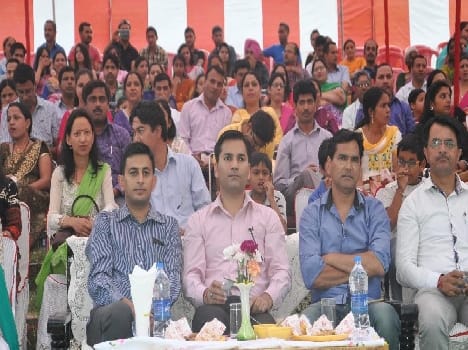 aaja nach le