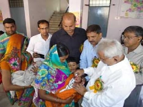 The children were administered polio dose