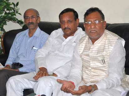 UP govt consoles shikshamitra.