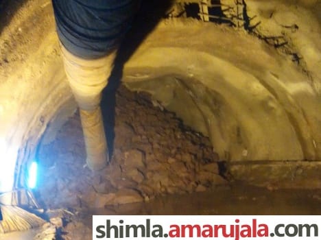 workers trapped in tunnel bilaspur himachal.