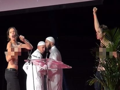 Topless protest of twe ladies in Muslim conference