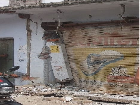 DCM stop shop entered, two injured