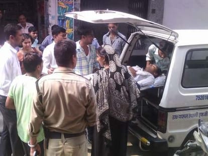 girl jump from college building.