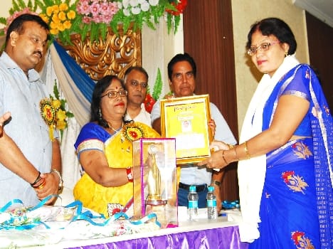 Hindi service honors four literary honor