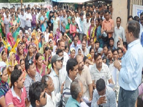 Highway jammed, sought euthanasia