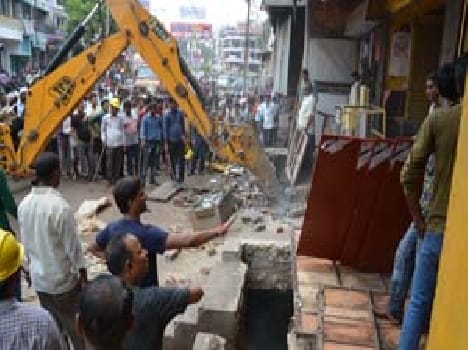 Road tracks free of illegal possession of Krnlganj