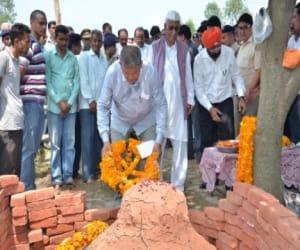 cm harish rawat meet with martyr mohan nath.