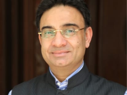 cpm leader accused rajya sabha mp kd singh of corruption.