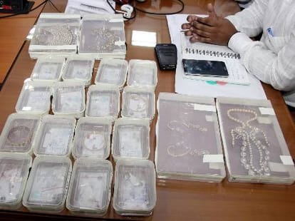 STF arrested three men in connection with loot in Unnao.