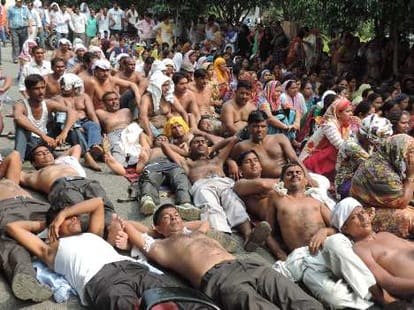 UP govt can adopt a new model for shikshamitra.