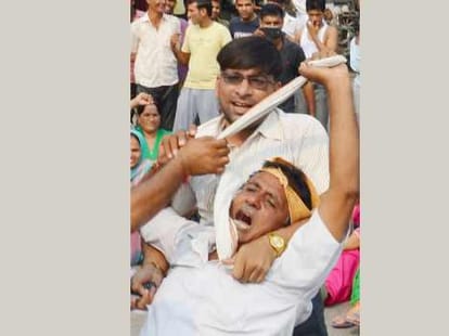 Shikshamitra makes ruckus in Uttar Pradesh.