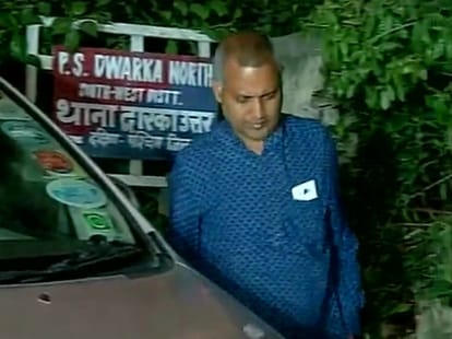 "Bharti in Delhi" to save himself to arrest came in SC